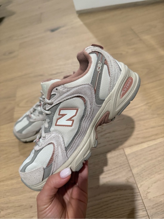 New Balance Shoes - New Balance 530 Cream & Dusty Pink Sneakers, EXCELLENT CONDITION US 6, EU 37